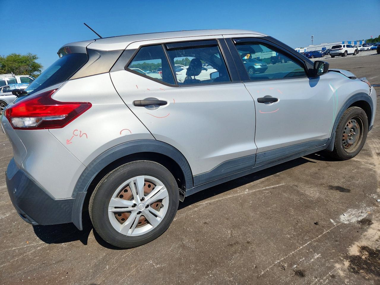 2020 NISSAN KICKS