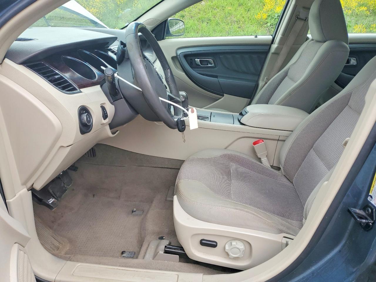 2010 FORD TAURUS