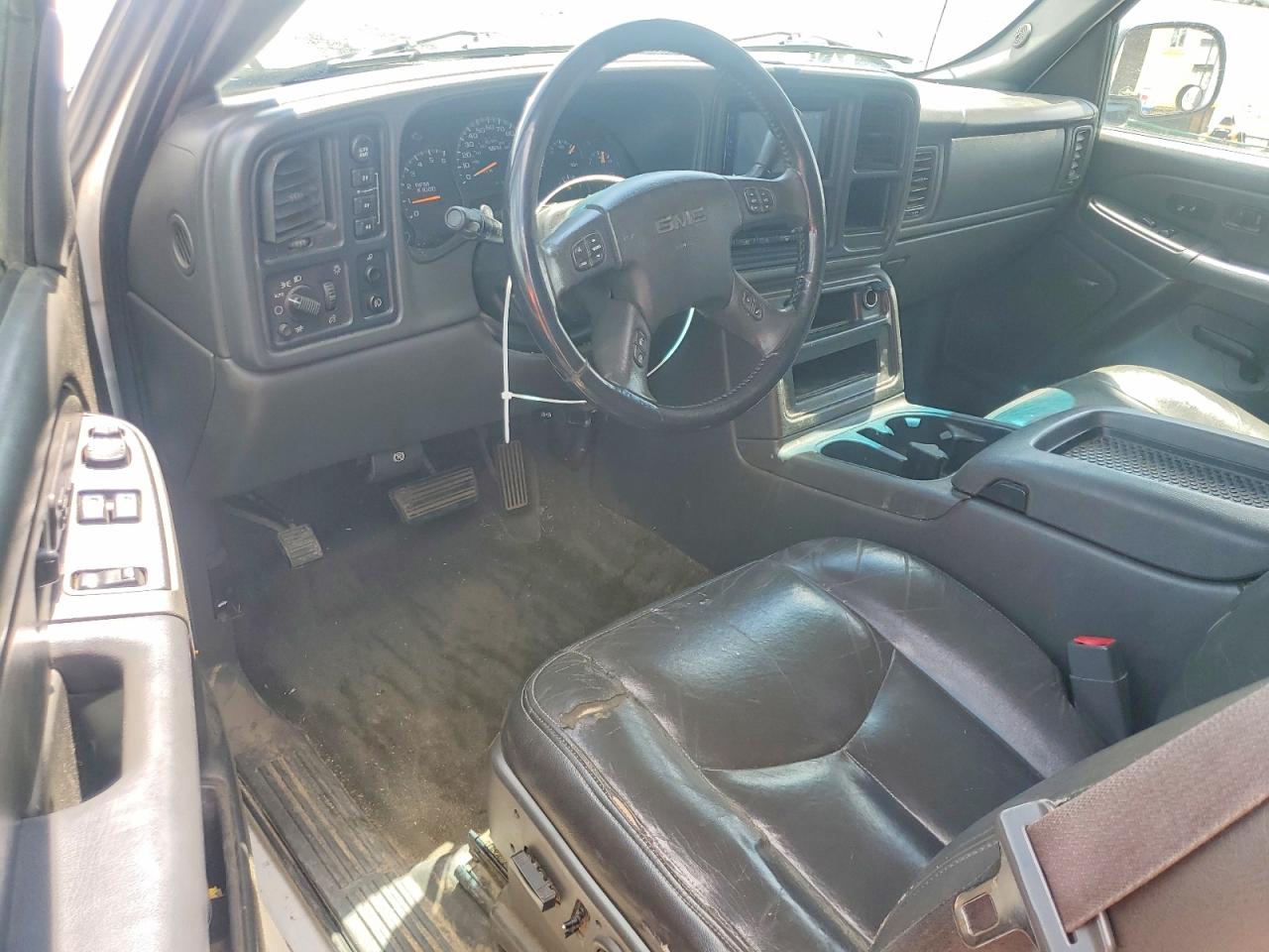 2005 GMC SIERRA