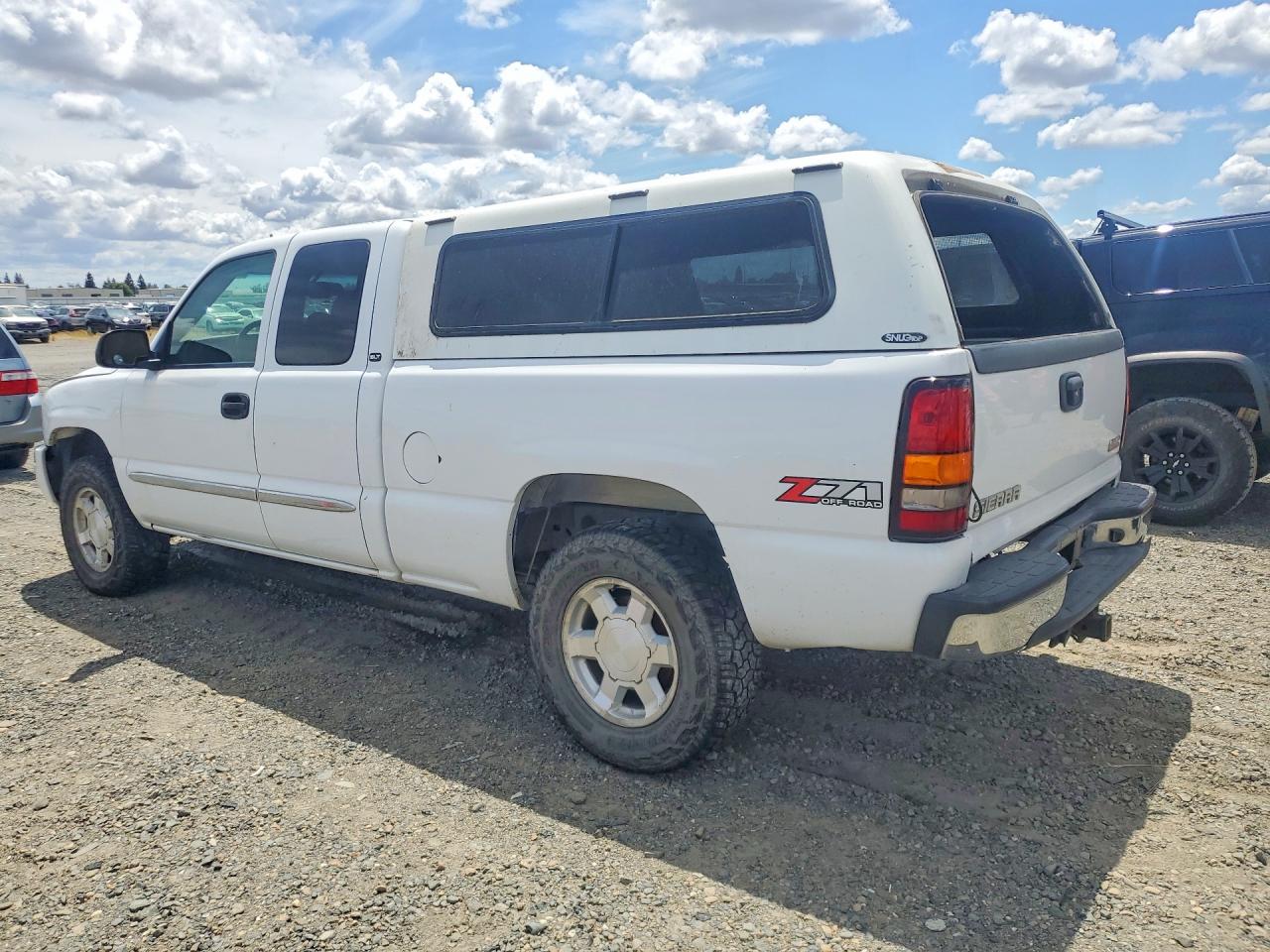 2005 GMC SIERRA