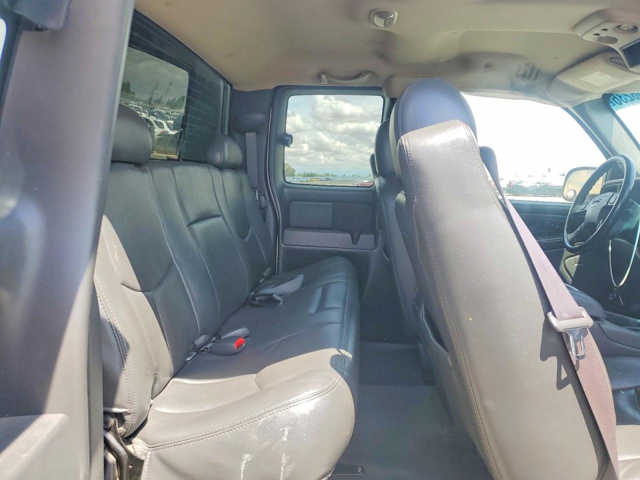 2005 GMC SIERRA