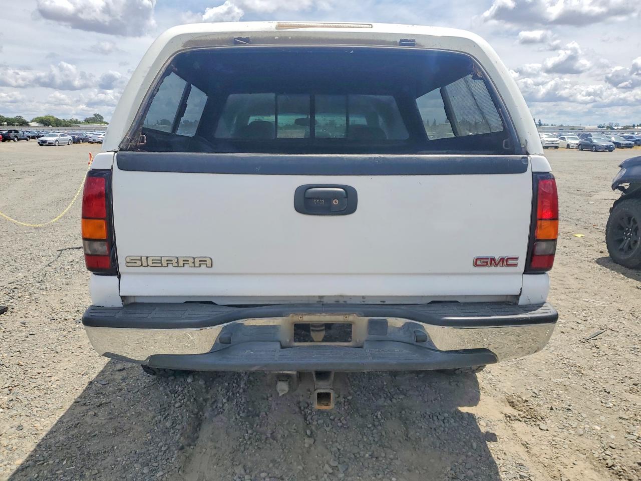 2005 GMC SIERRA