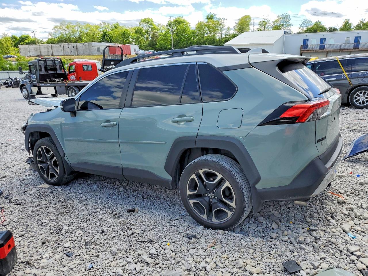 2019 TOYOTA RAV4