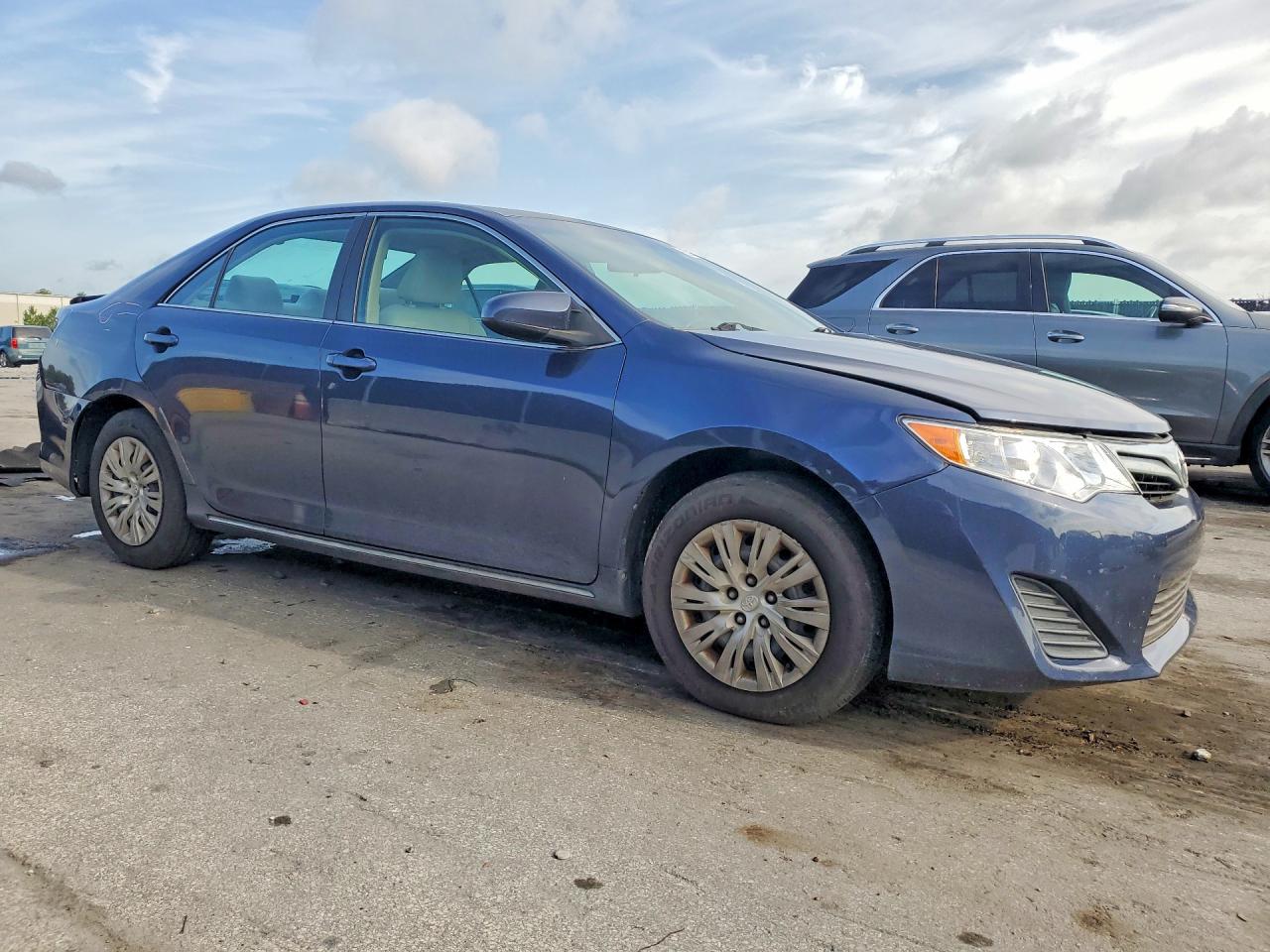 2014 TOYOTA CAMRY