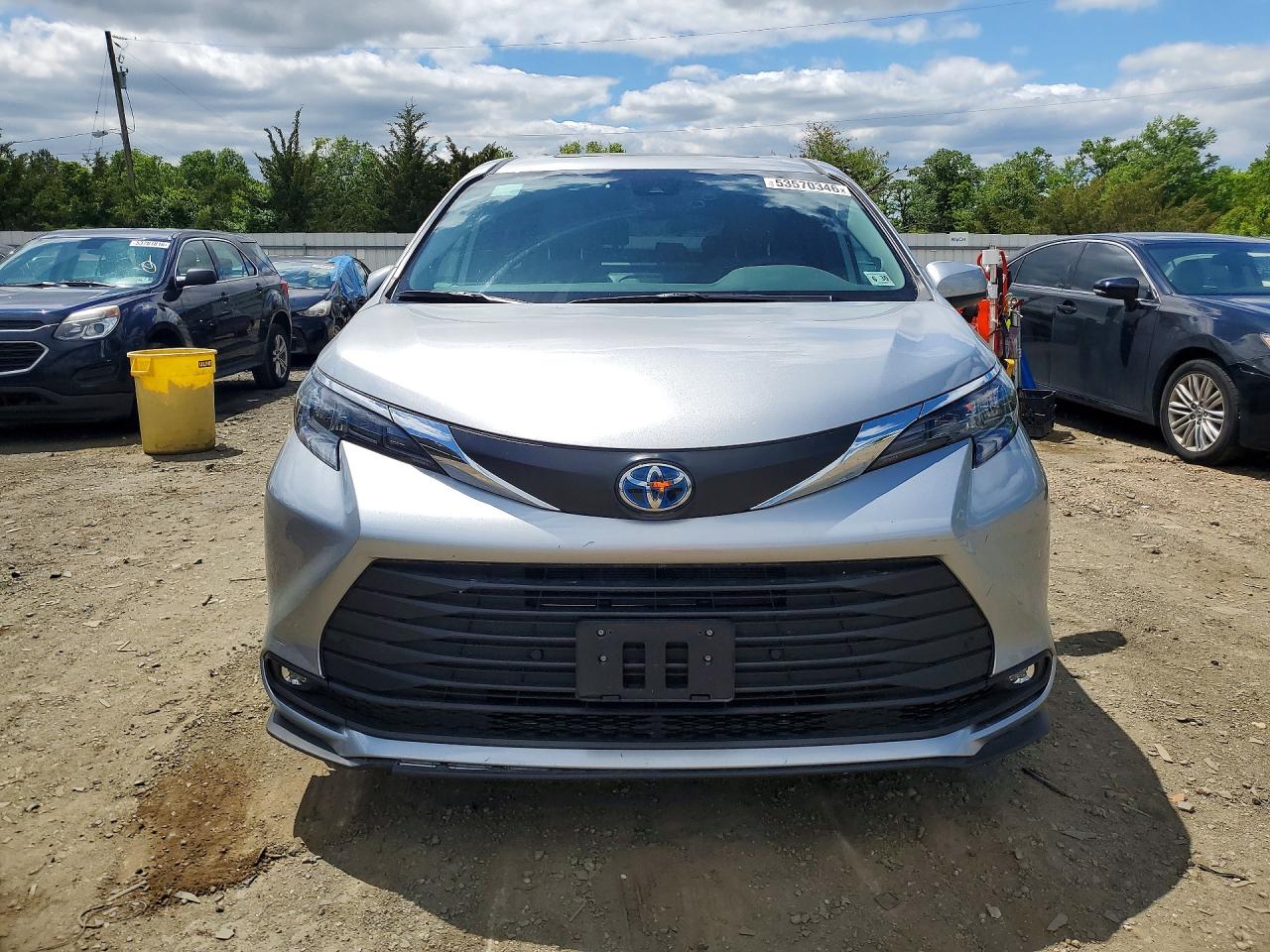 2025 TOYOTA SIENNA