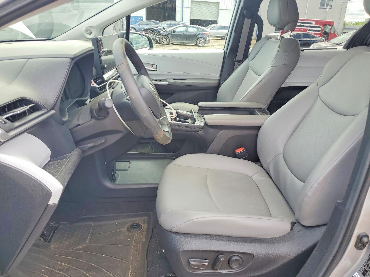 2025 TOYOTA SIENNA