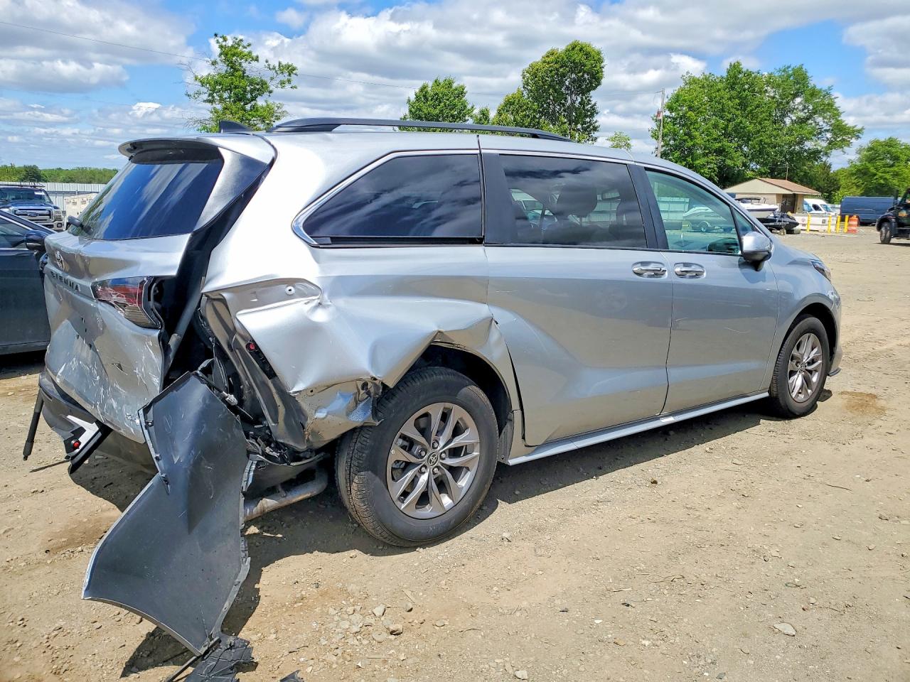 2025 TOYOTA SIENNA