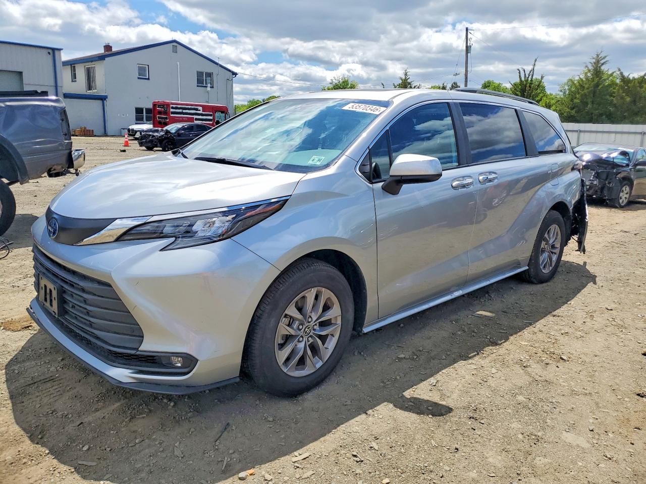 2025 TOYOTA SIENNA
