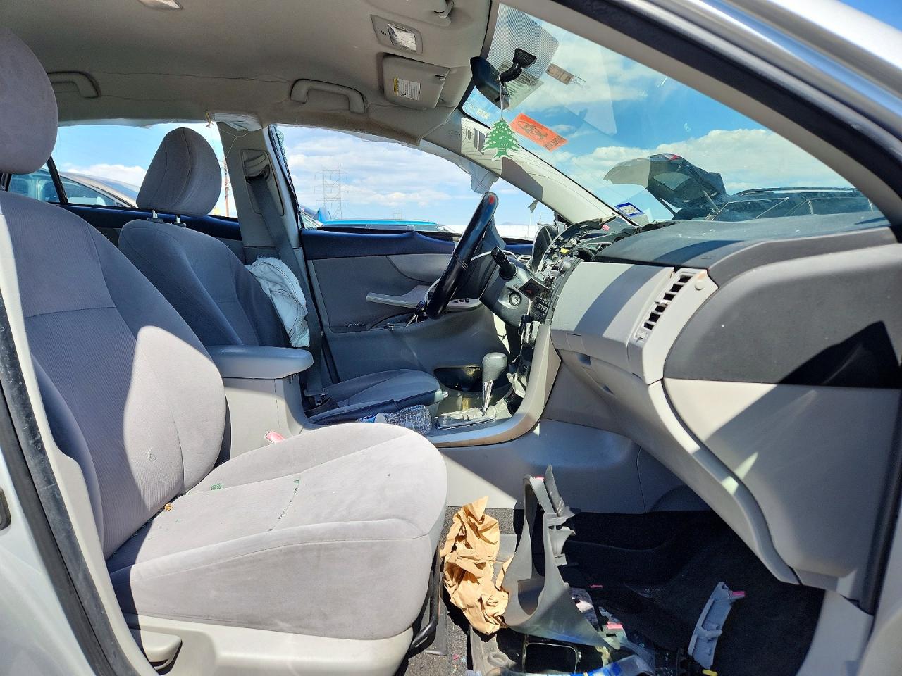 2011 TOYOTA COROLLA