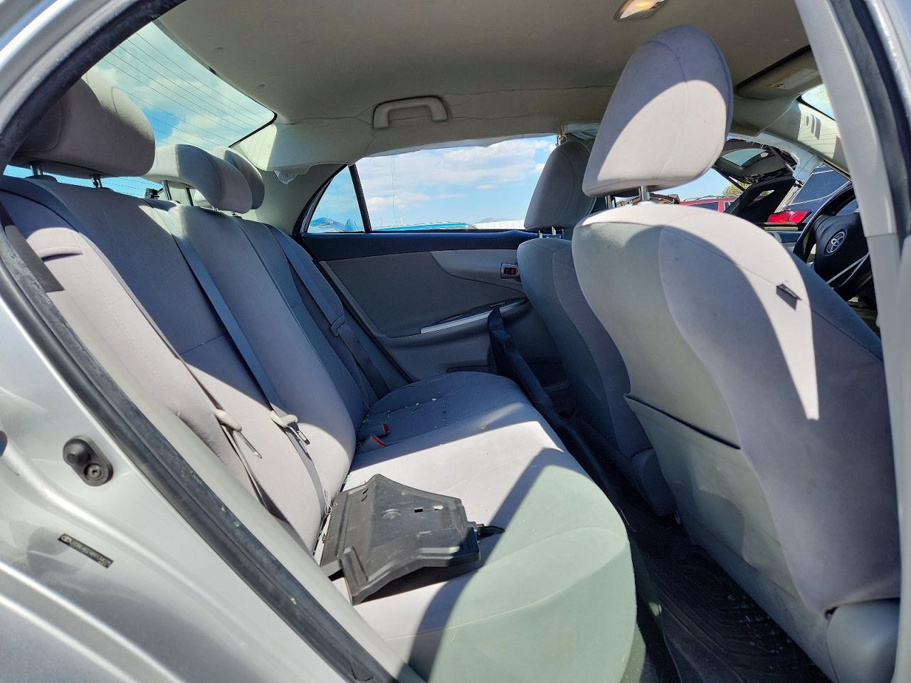 2011 TOYOTA COROLLA