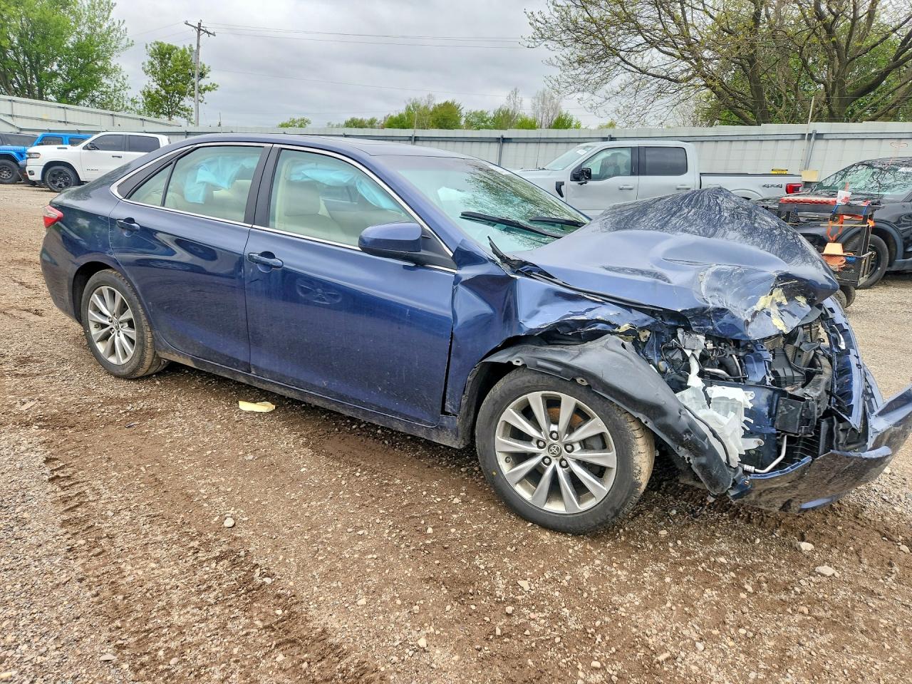 2015 TOYOTA CAMRY