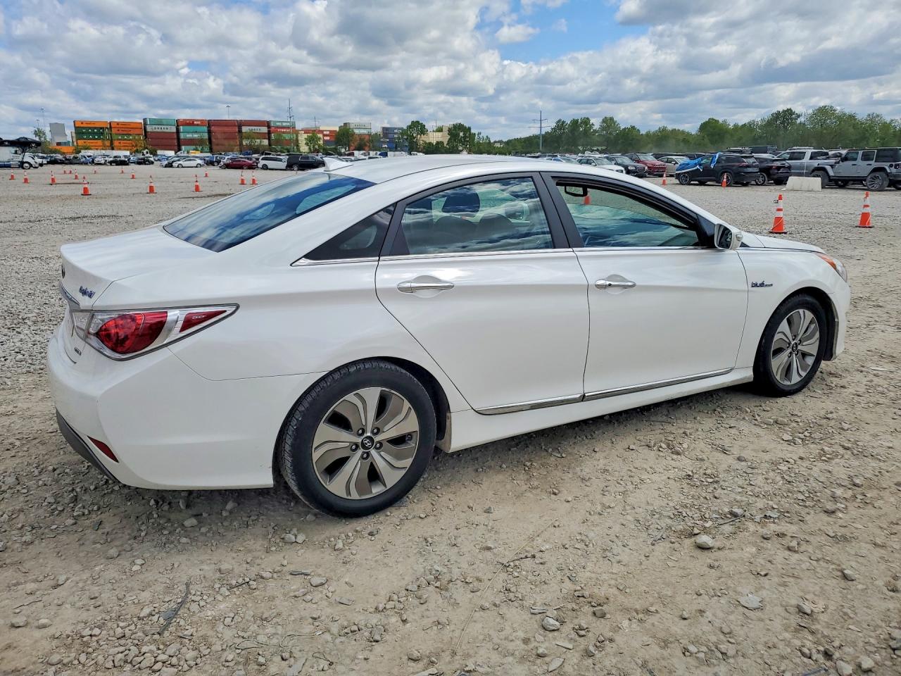 2013 HYUNDAI SONATA