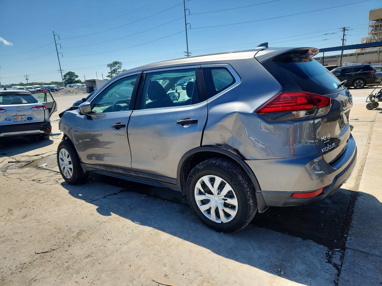2017 NISSAN ROGUE