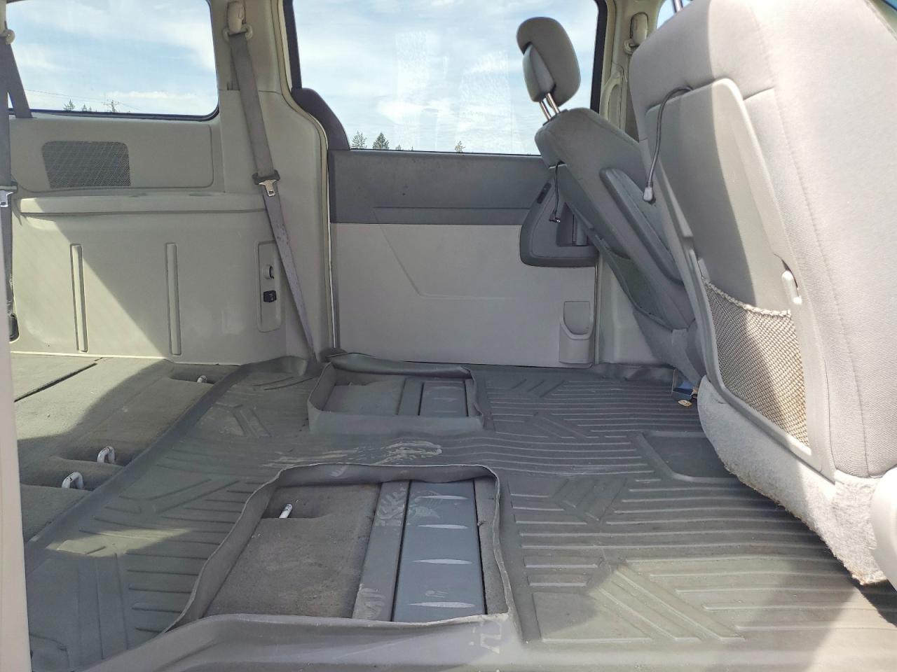 2010 CHRYSLER MINIVAN