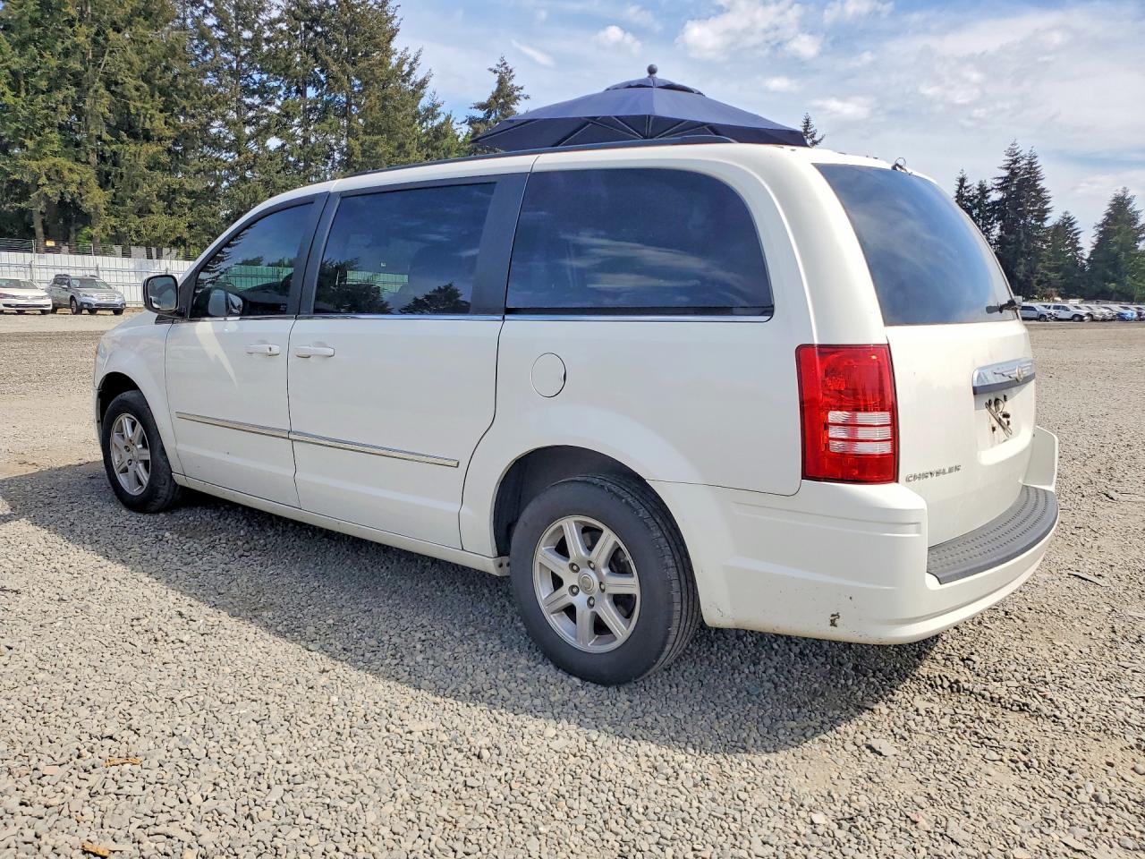 2010 CHRYSLER MINIVAN