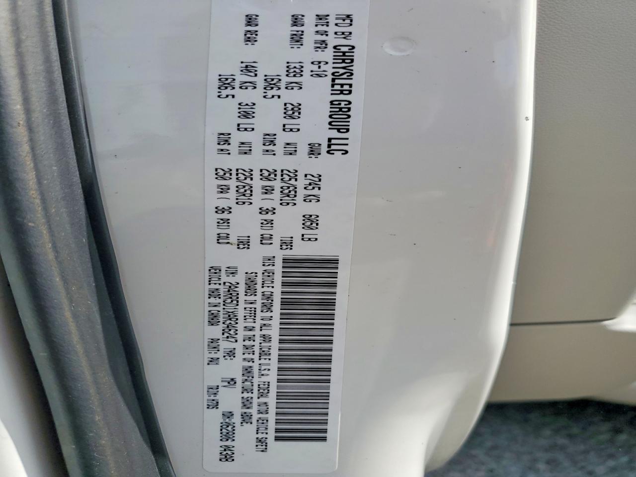 2010 CHRYSLER MINIVAN