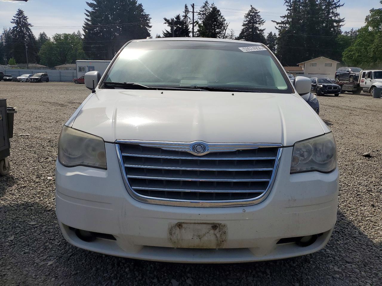 2010 CHRYSLER MINIVAN