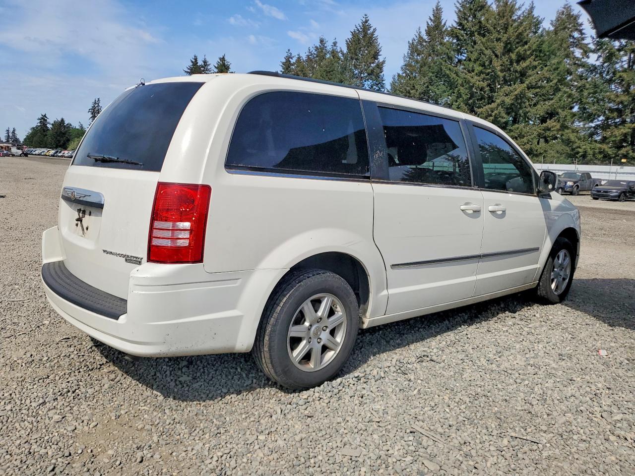 2010 CHRYSLER MINIVAN