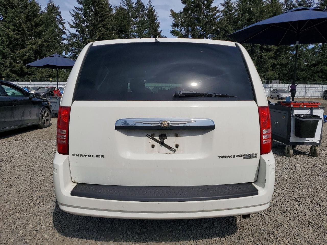 2010 CHRYSLER MINIVAN