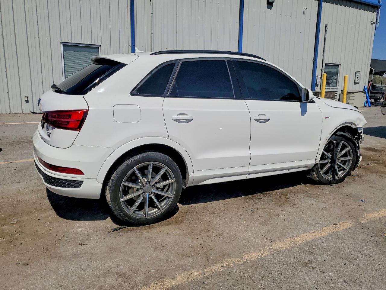 2017 AUDI Q3