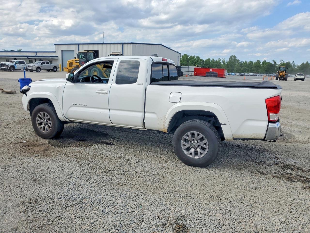 2017 TOYOTA TACOMA