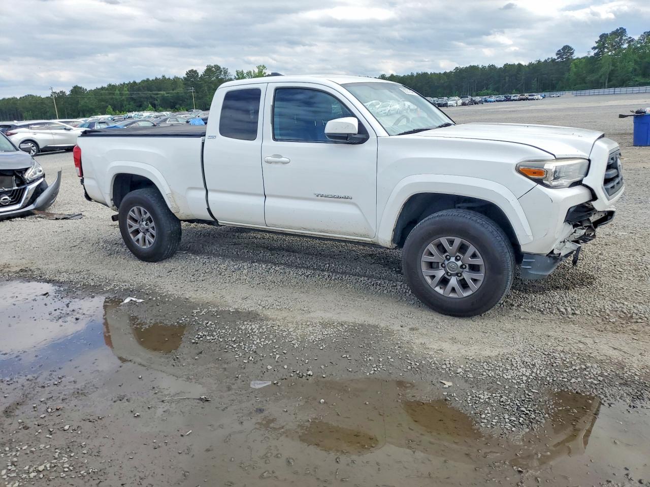 2017 TOYOTA TACOMA