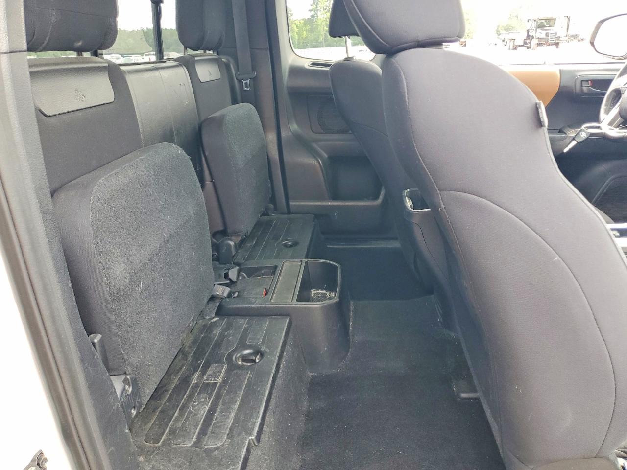 2017 TOYOTA TACOMA