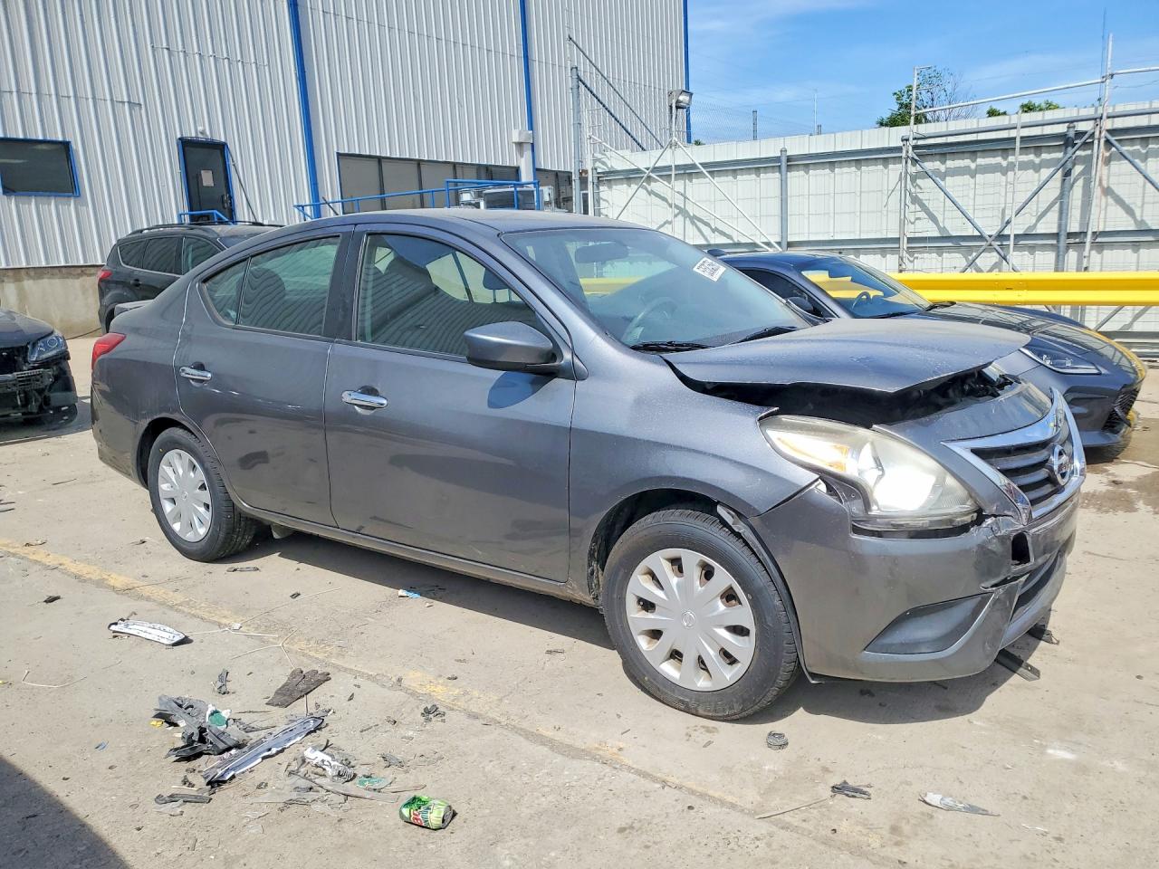 2016 NISSAN VERSA