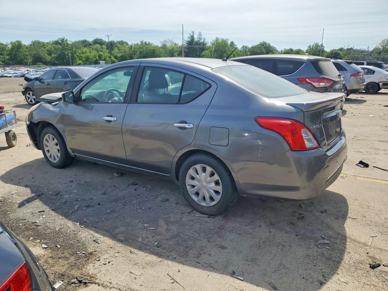 2016 NISSAN VERSA