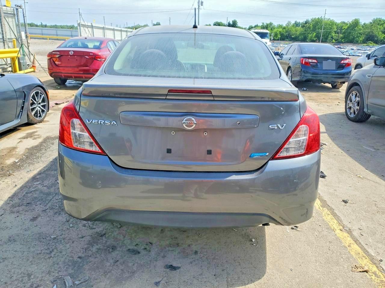 2016 NISSAN VERSA