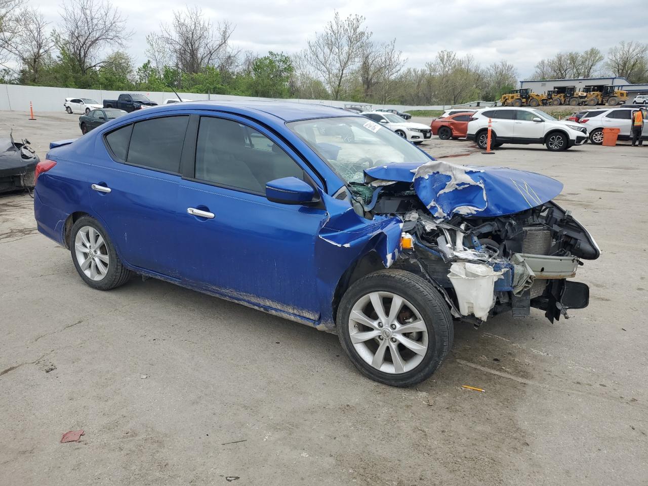 2015 NISS VERSA