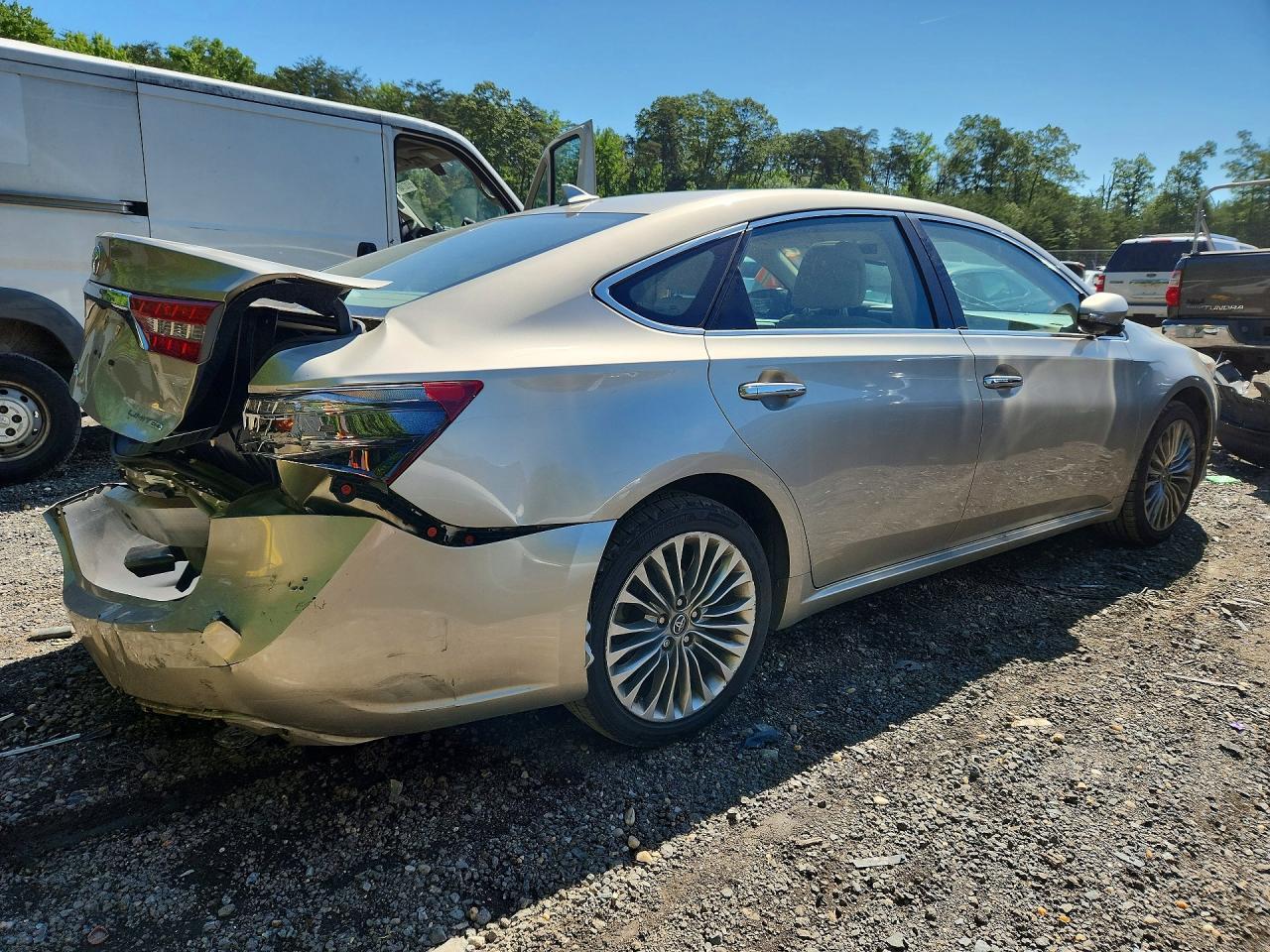 2017 TOYOTA AVALON