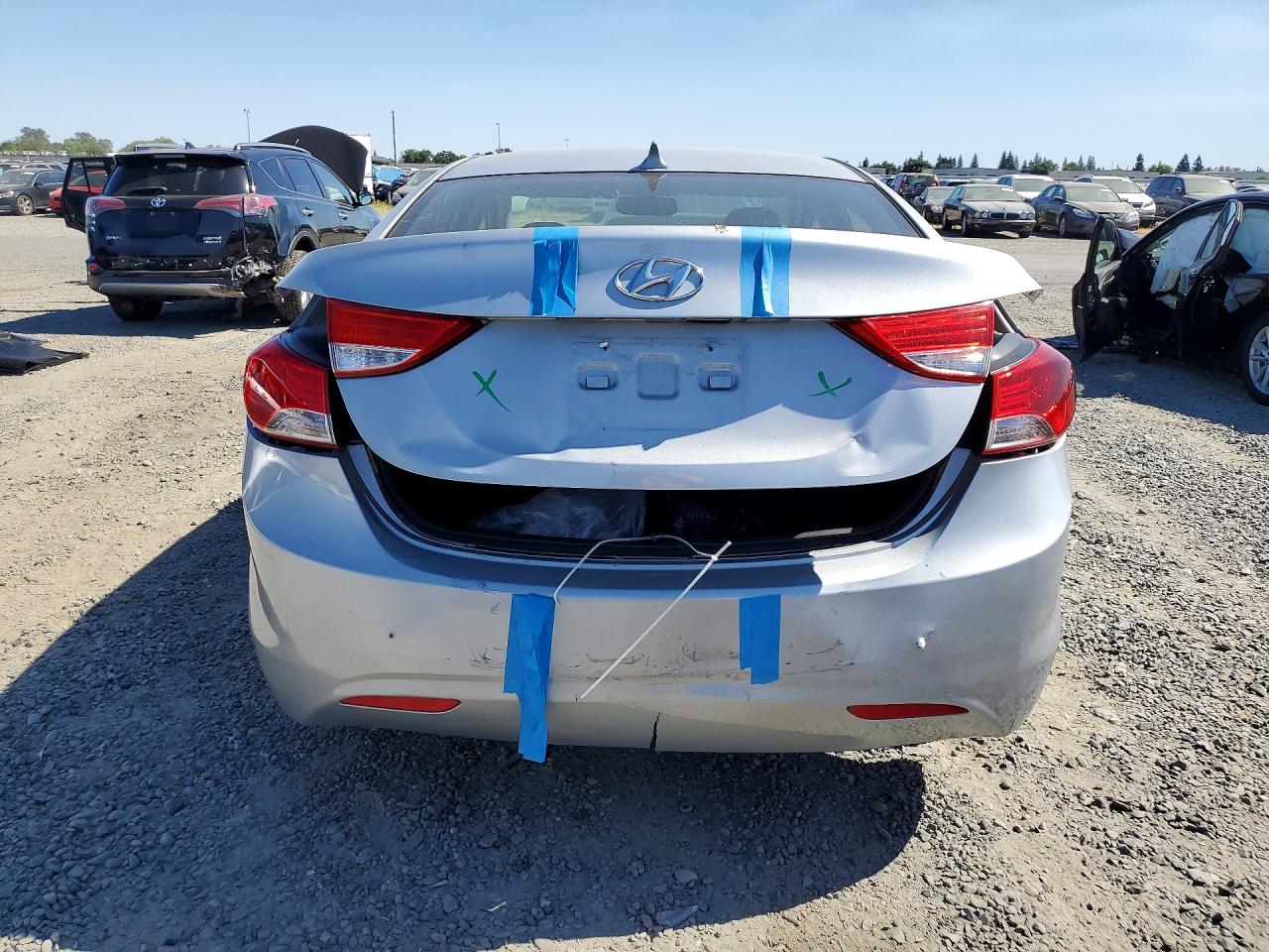 2013 HYUNDAI ELANTRA