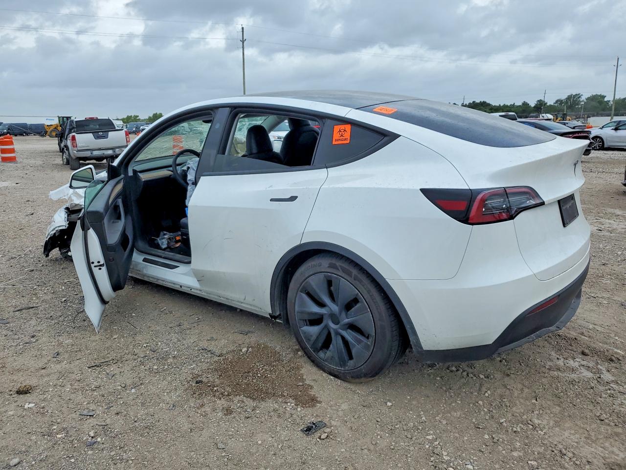 2025 TESLA MODEL Y
