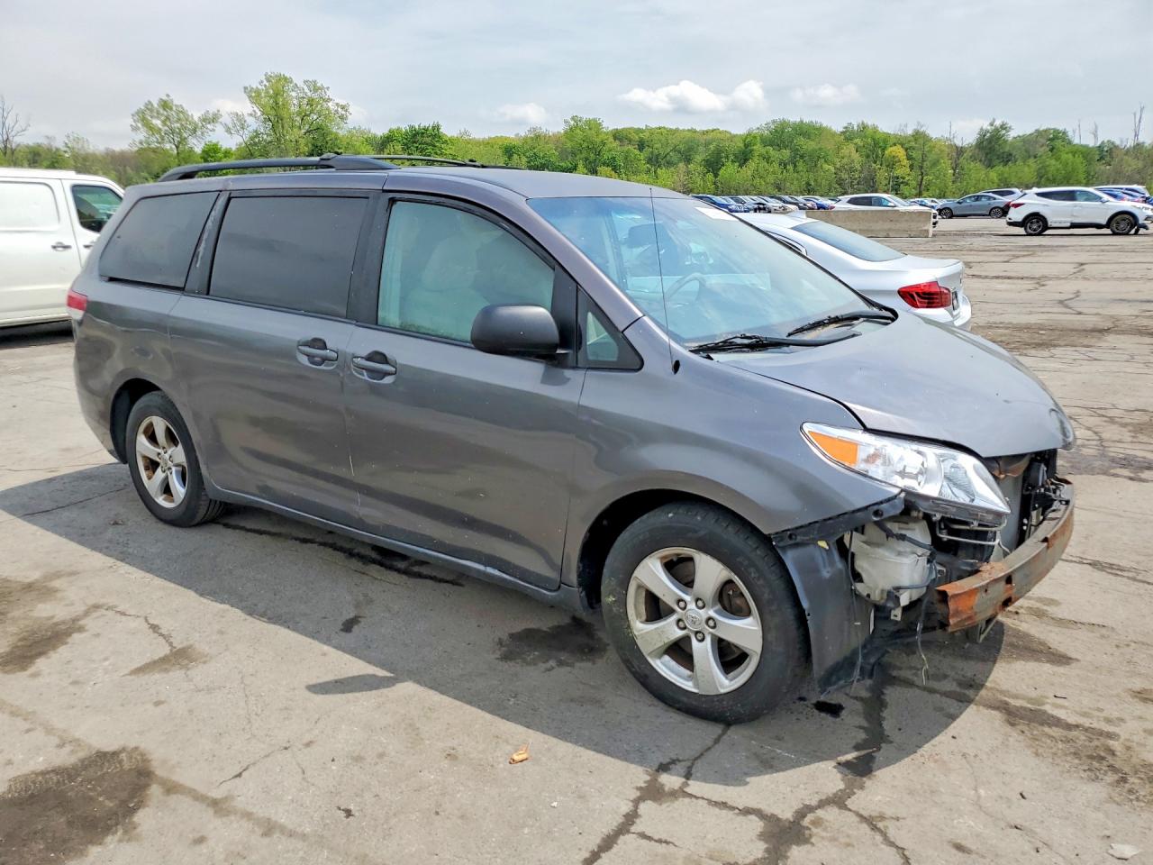 2013 TOYOTA SIENNA