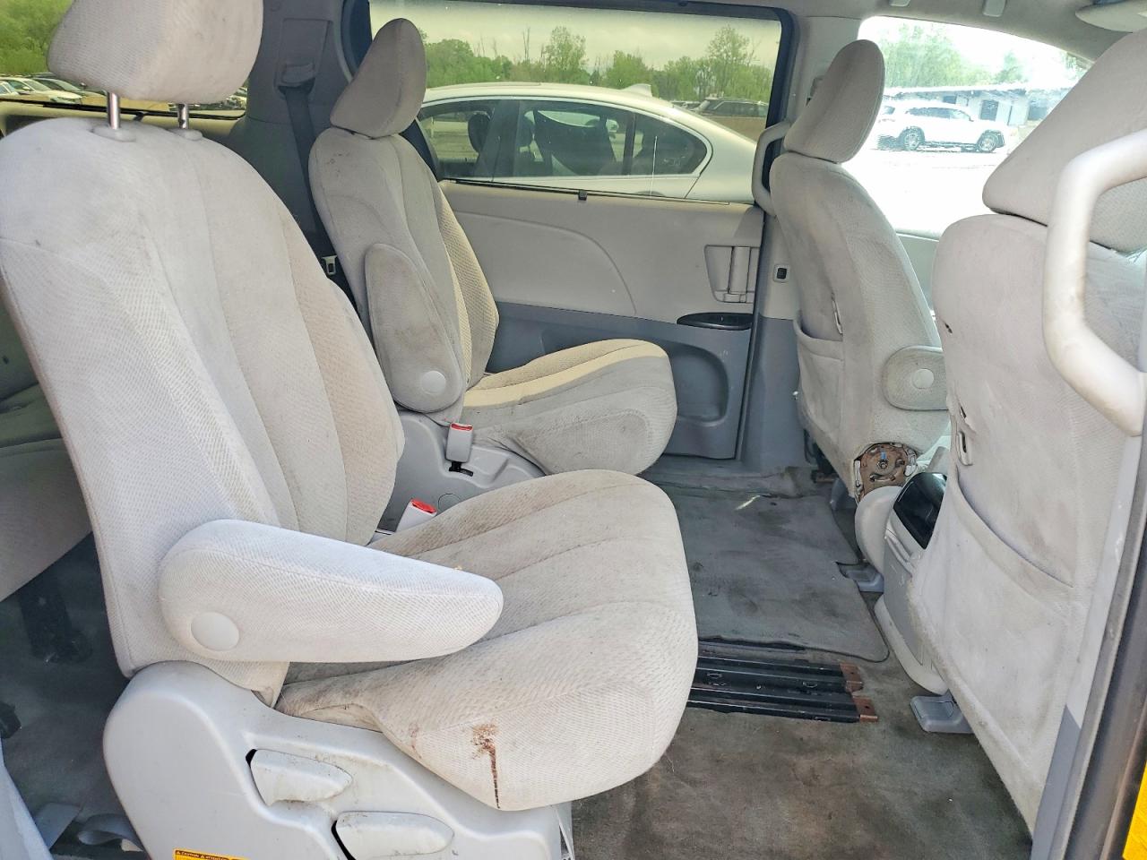 2013 TOYOTA SIENNA