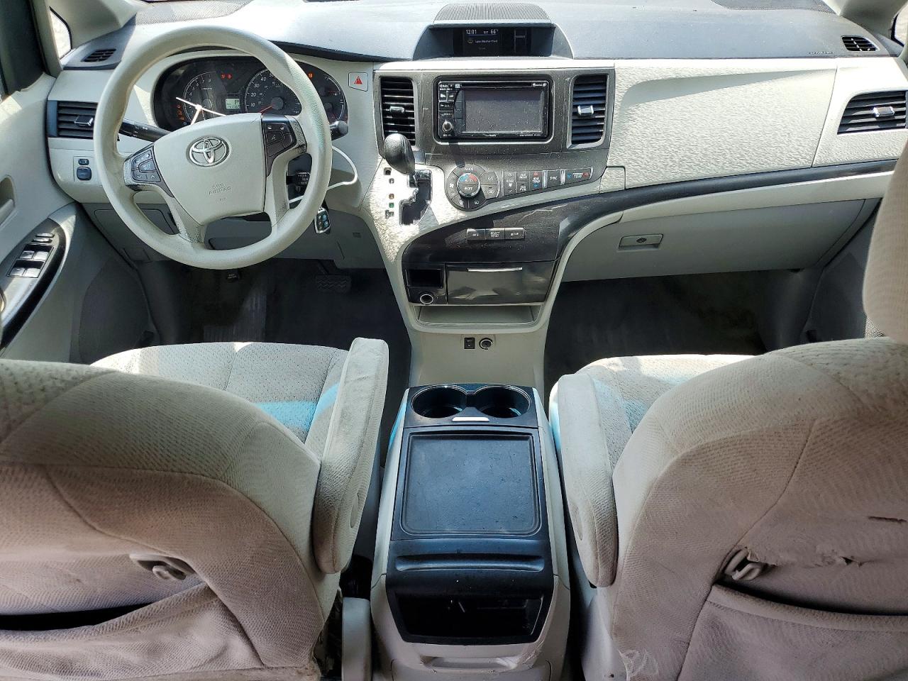 2013 TOYOTA SIENNA
