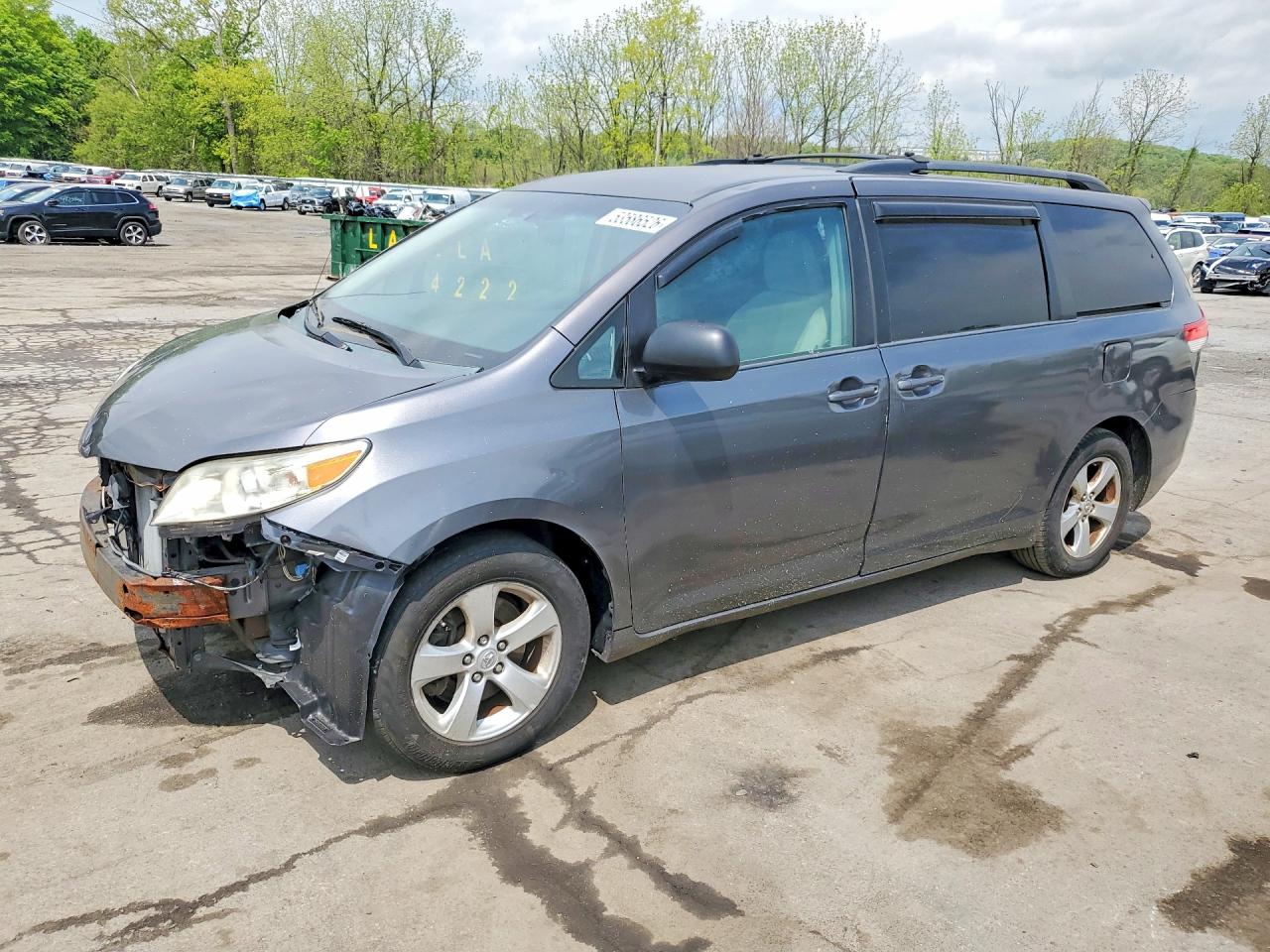 2013 TOYOTA SIENNA