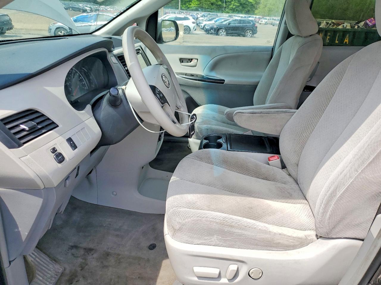 2013 TOYOTA SIENNA