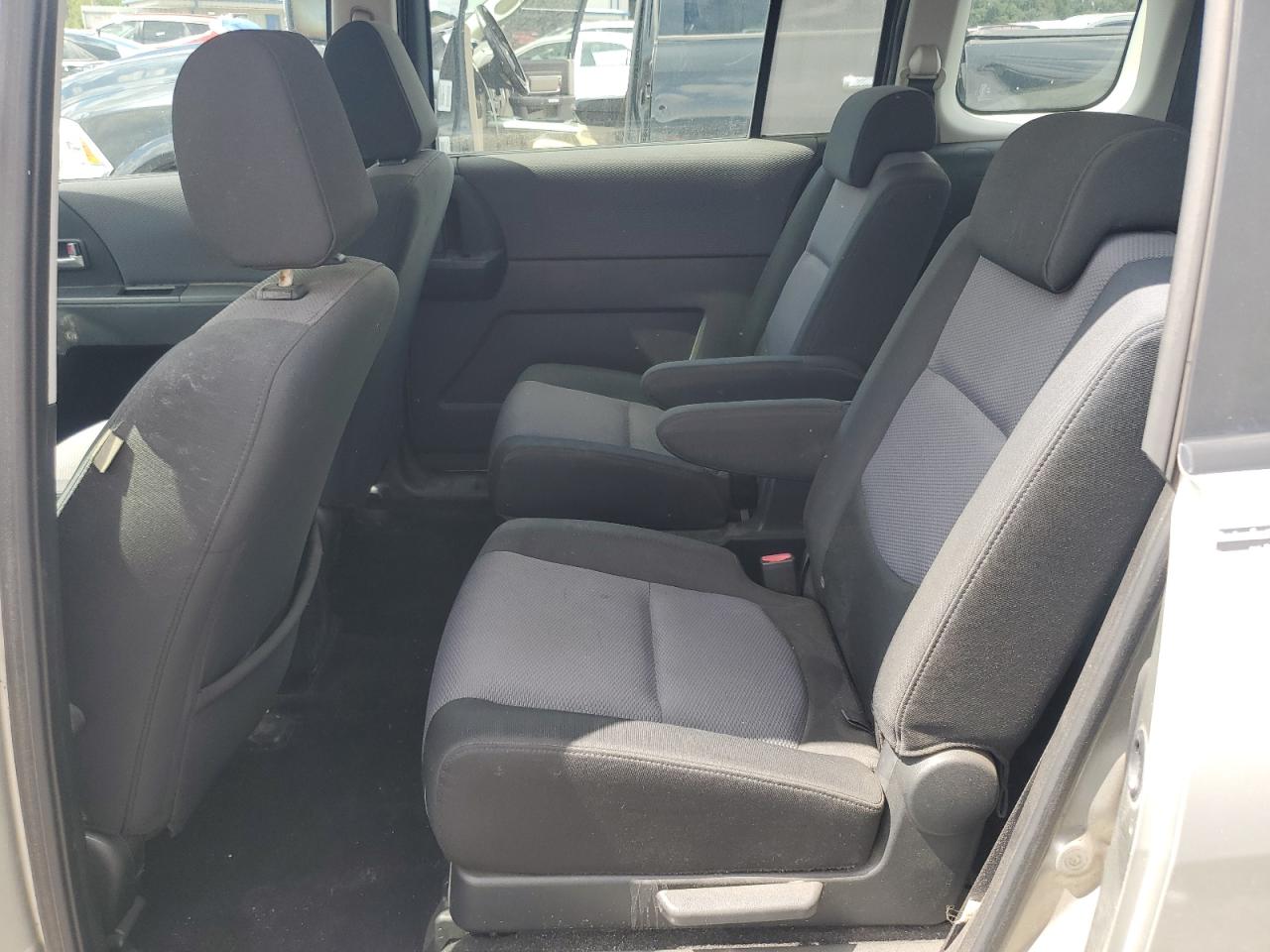 2006 MAZDA 5