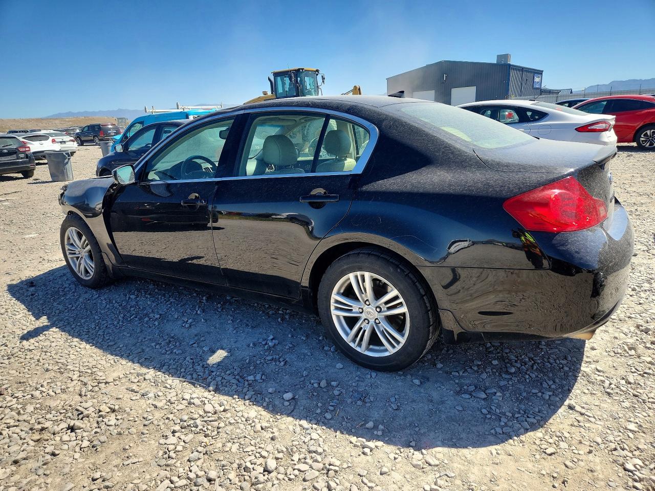 2011 INFINITI G37