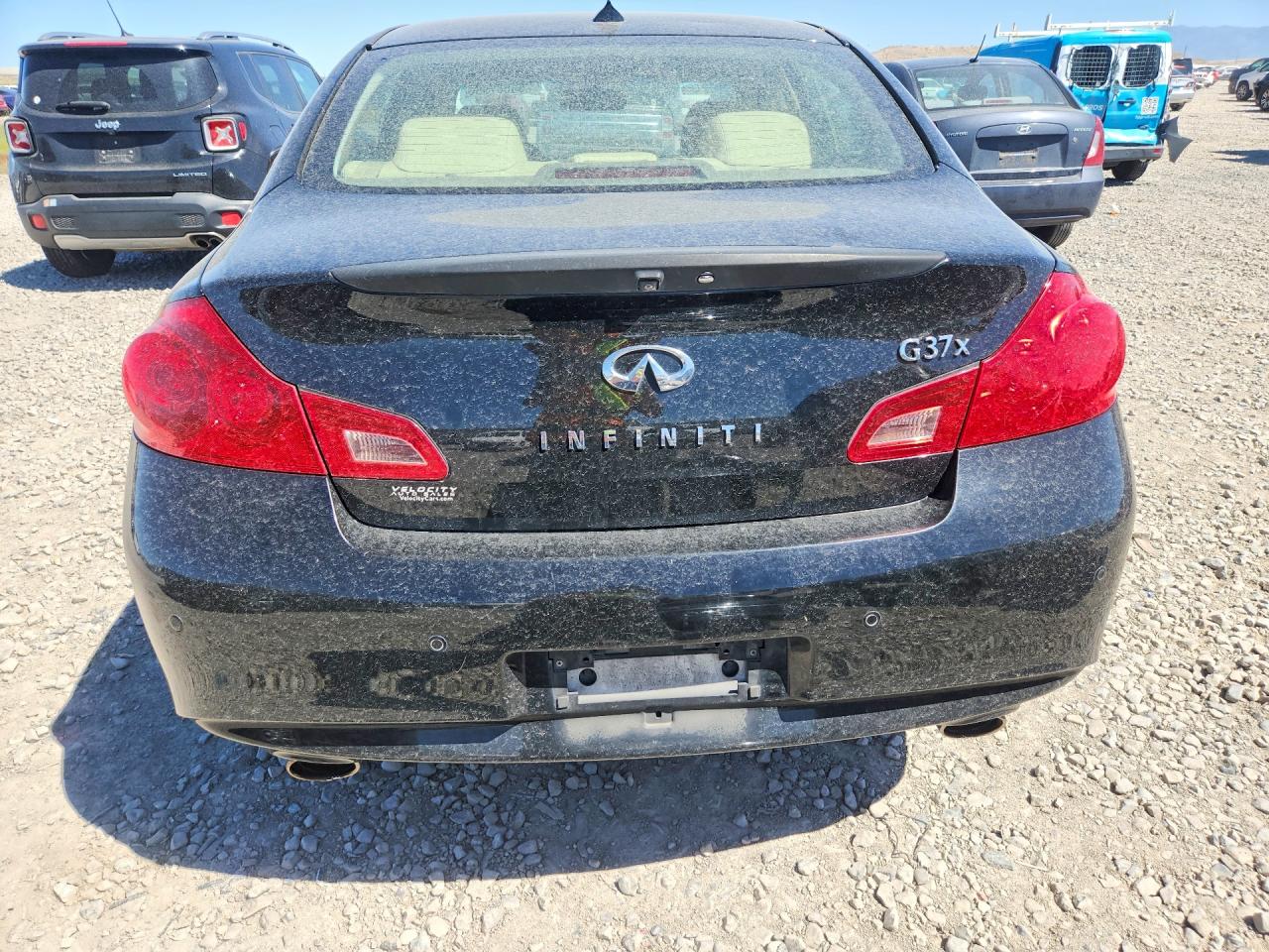 2011 INFINITI G37