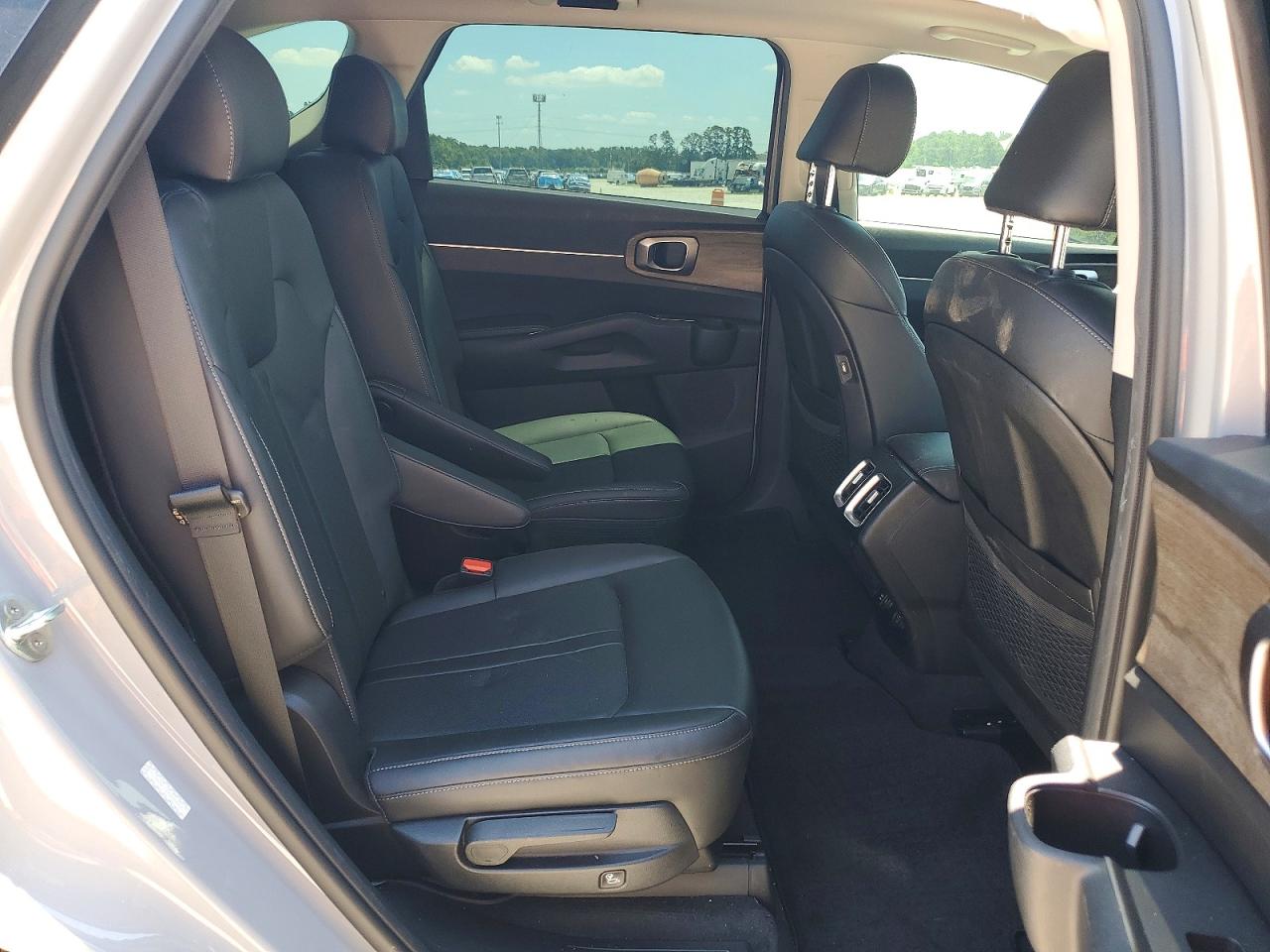 2023 KIA SORENTO