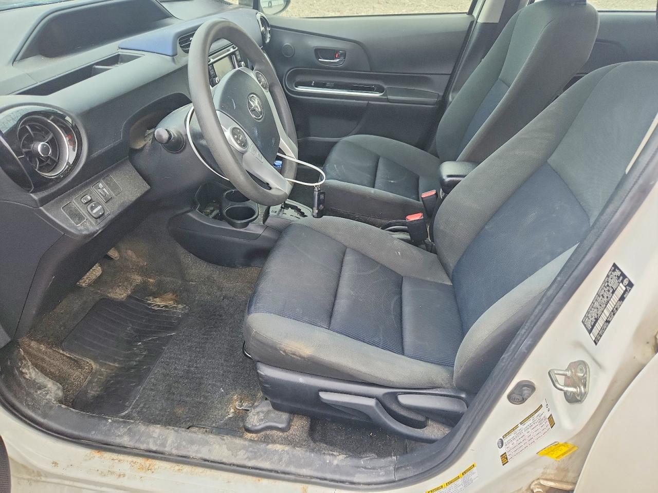 2015 TOYOTA PRIUS