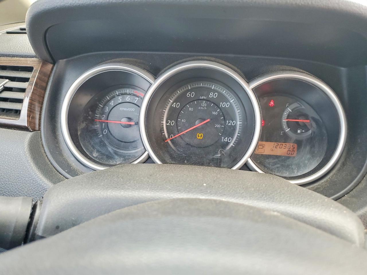 2010 NISSAN VERSA
