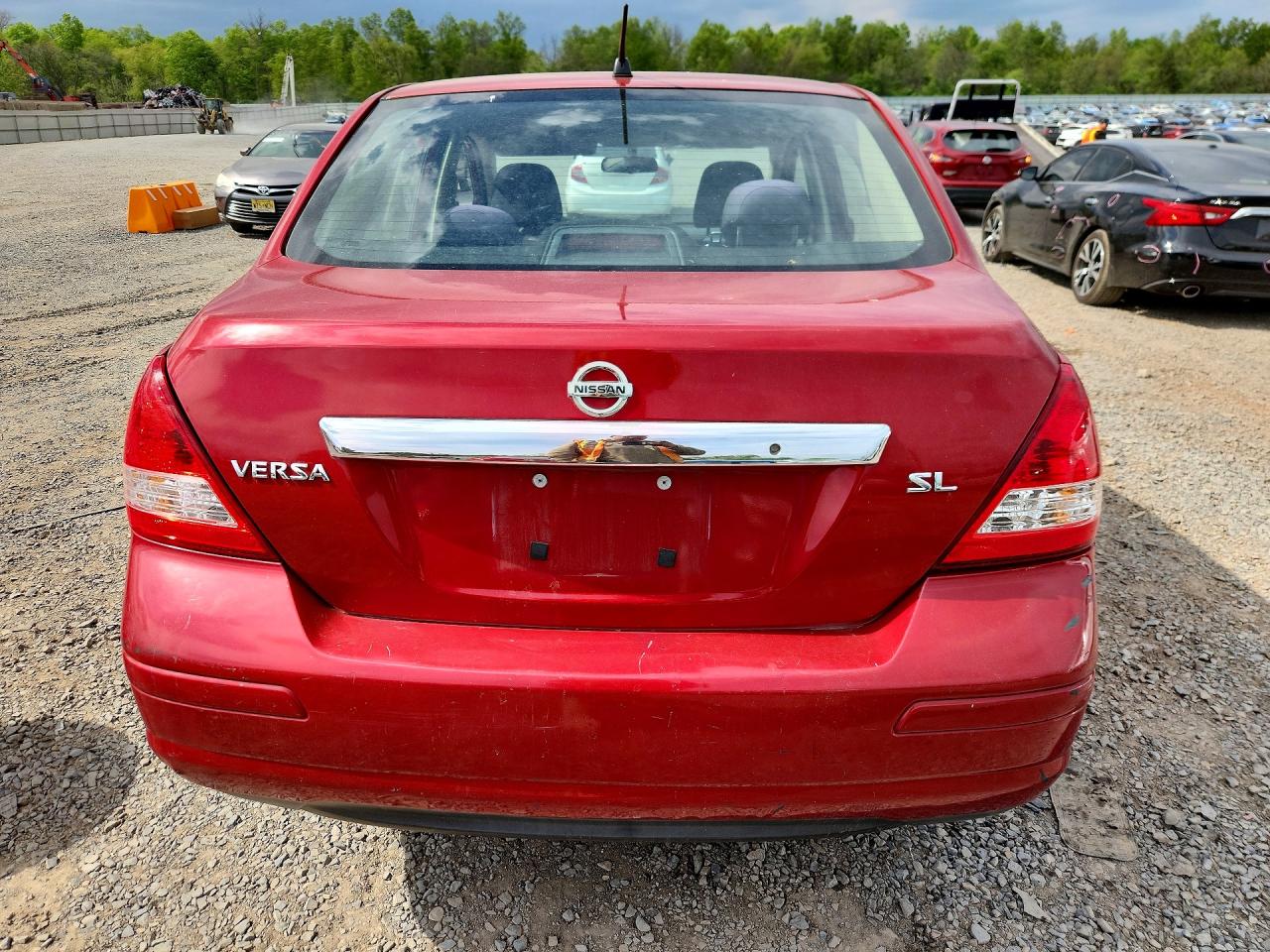 2010 NISSAN VERSA