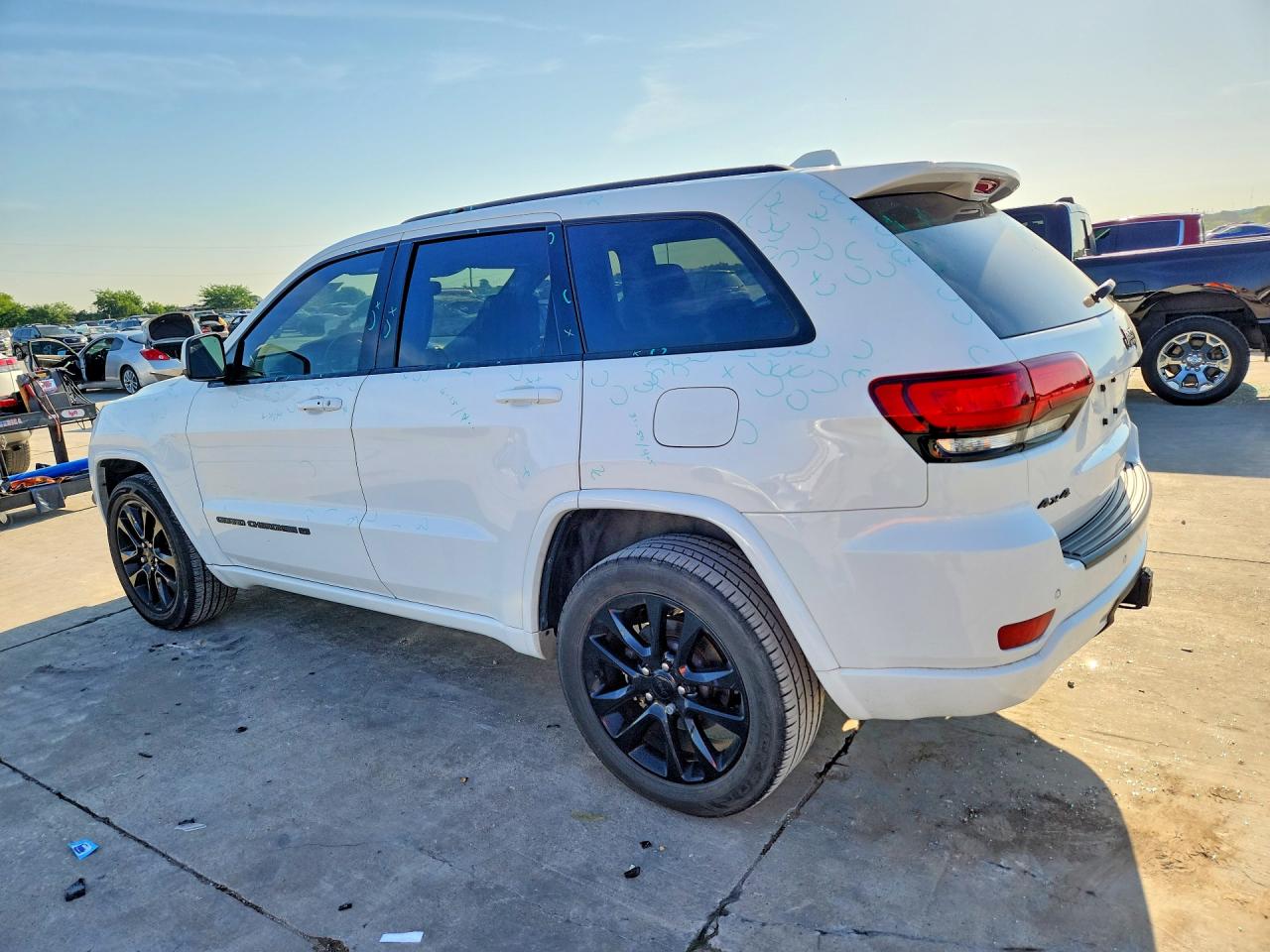 2022 JEEP CHEROKEE