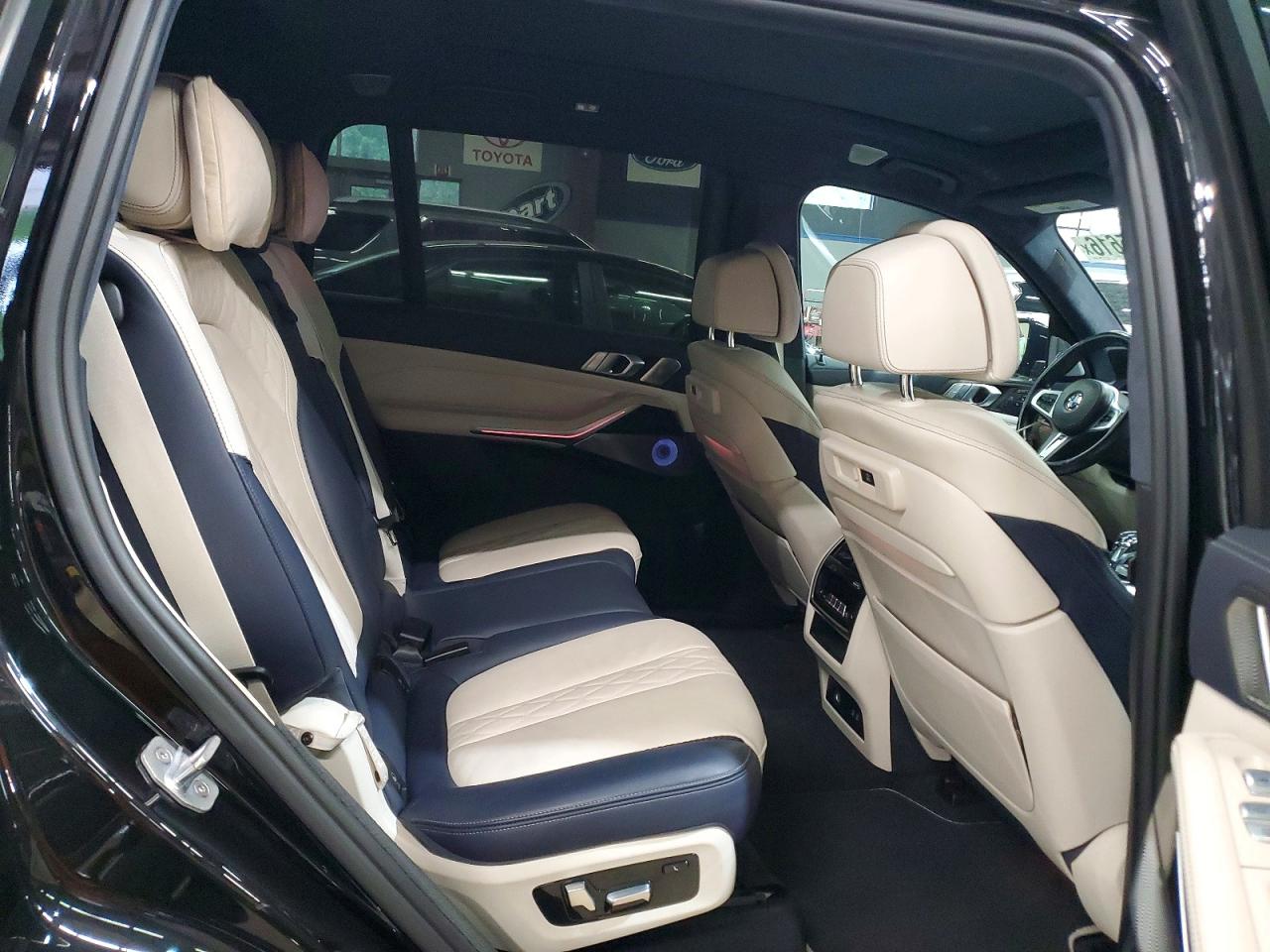 2020 BMW X7