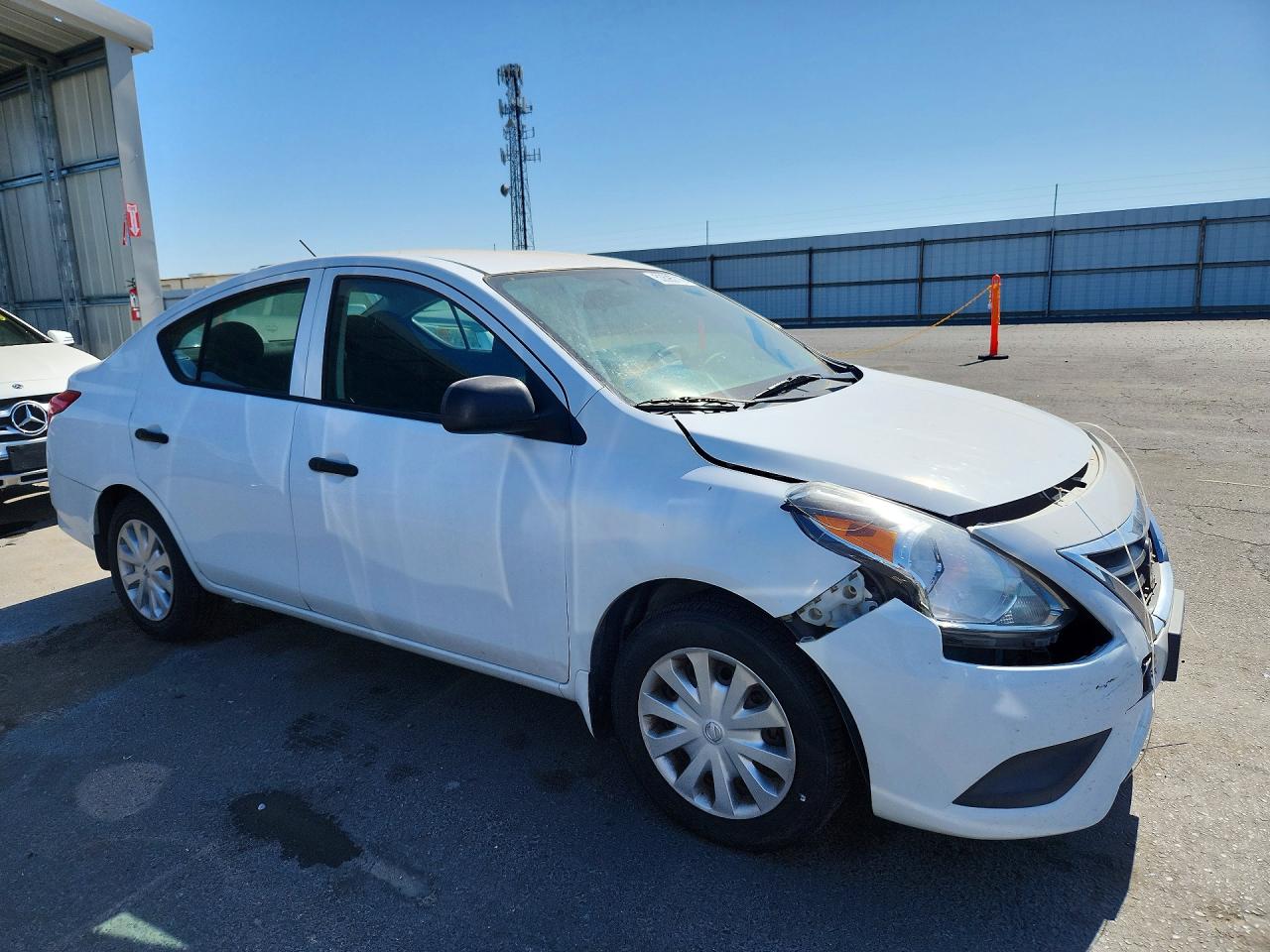 2015 NISSAN VERSA