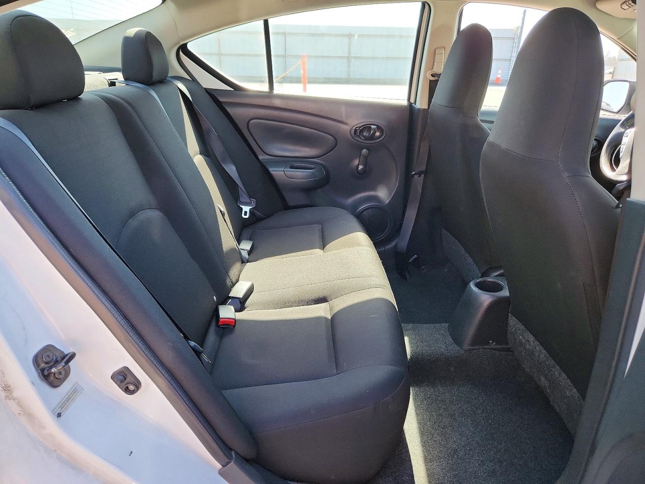 2015 NISSAN VERSA